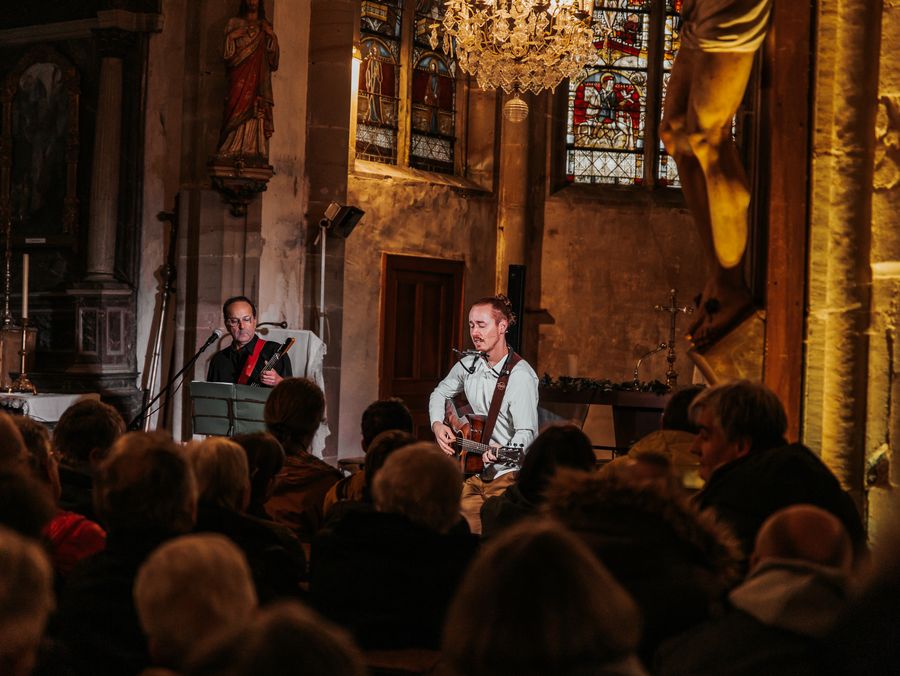 Aaron Wälchli mit Jean-Marie Leduc in St. Julien. Foto: Evi Mulder.